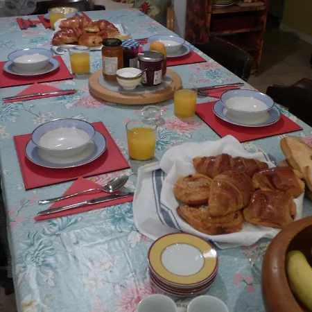 La Rose De Charmé Farmhouse Bed & Breakfast